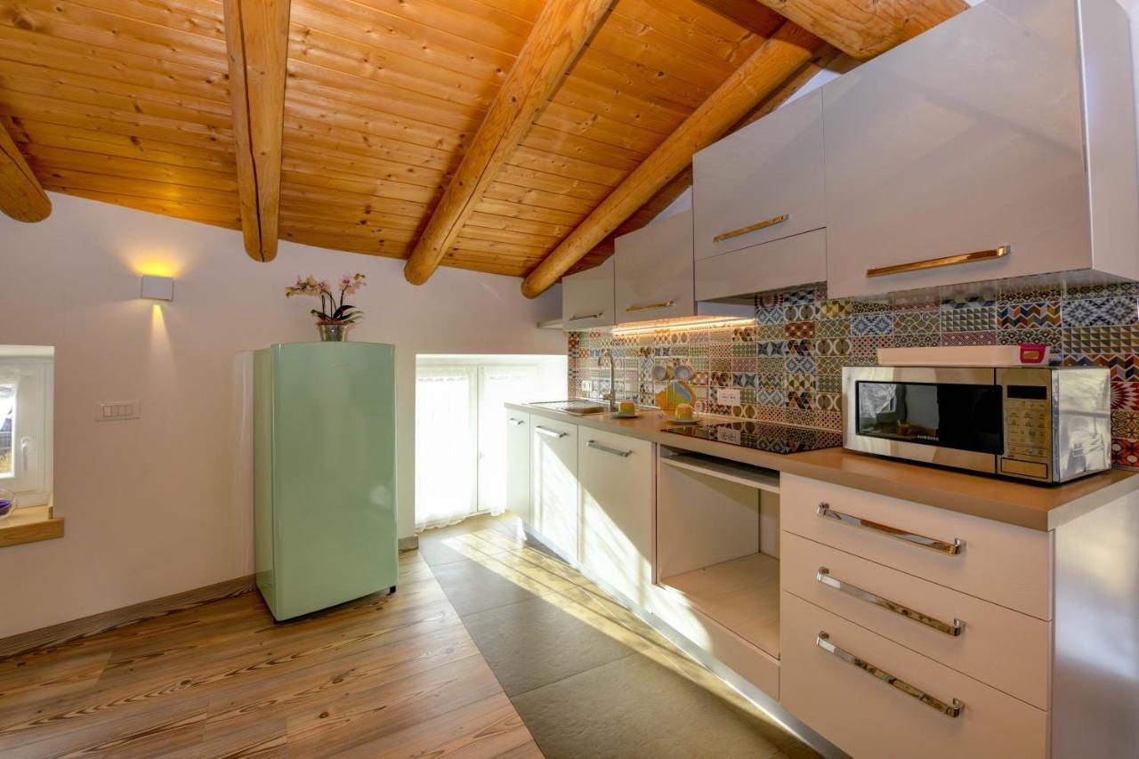 Casa Nel Borgo - Il Gufo Apartment Tremosine Bagian luar foto