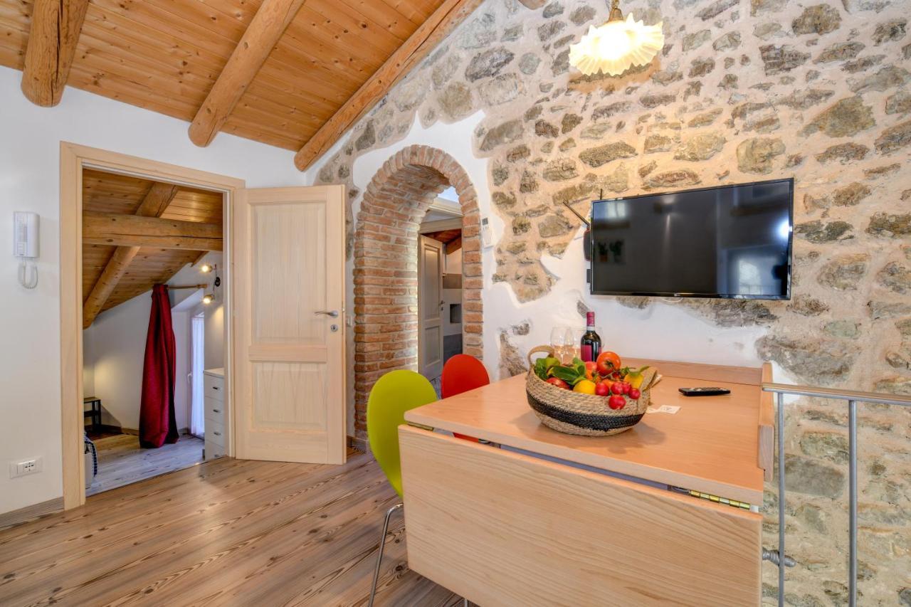 Casa Nel Borgo - Il Gufo Apartment Tremosine Bagian luar foto