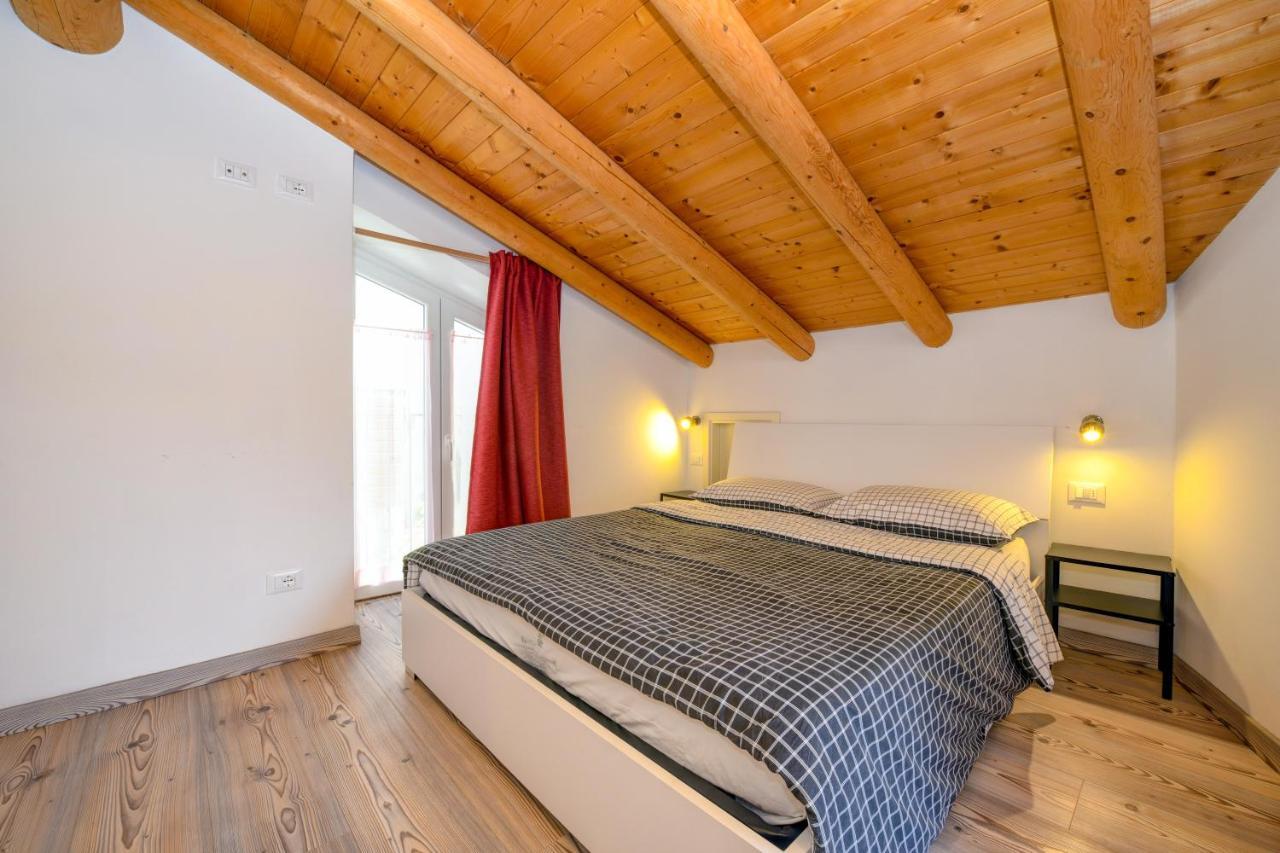 Casa Nel Borgo - Il Gufo Apartment Tremosine Bagian luar foto