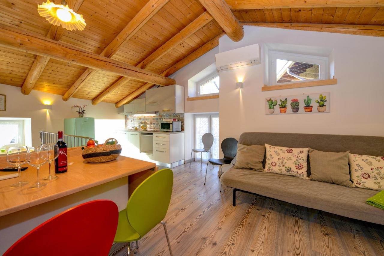 Casa Nel Borgo - Il Gufo Apartment Tremosine Bagian luar foto