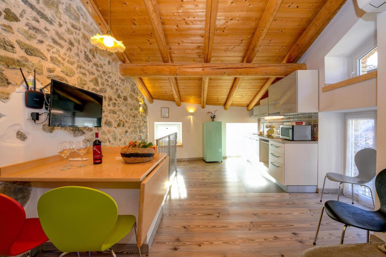 Casa Nel Borgo - Il Gufo Apartment Tremosine Bagian luar foto