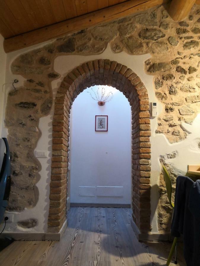Casa Nel Borgo - Il Gufo Apartment Tremosine Bagian luar foto